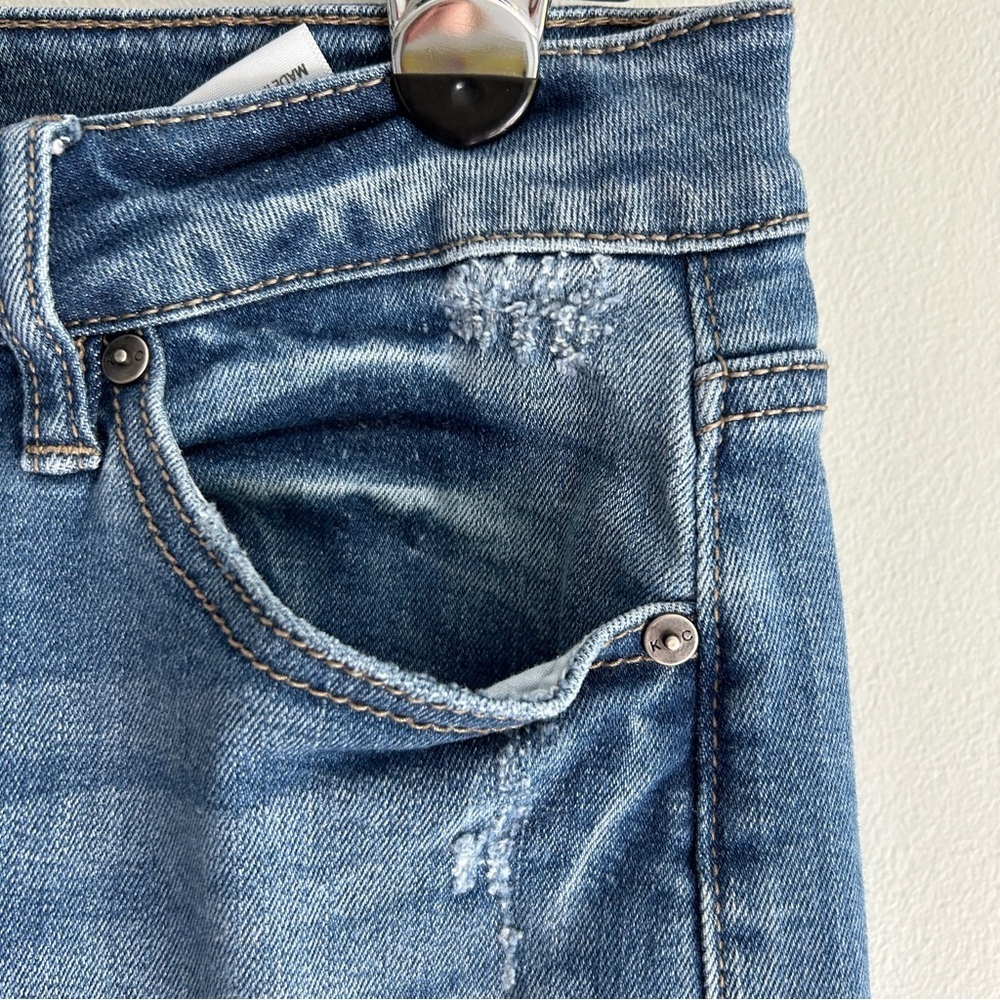 Kancan Cropped High Rise Button Front Slightly Di… - image 7